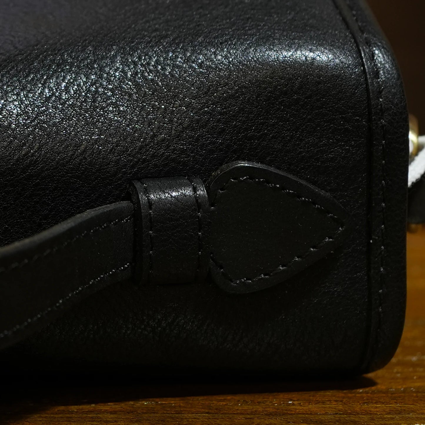 Cowhide Leather Crossbody Bag Women's Vintage Messenger Bag Genuine Leather Shoulder Bag Flap Versatile Commuting Purse