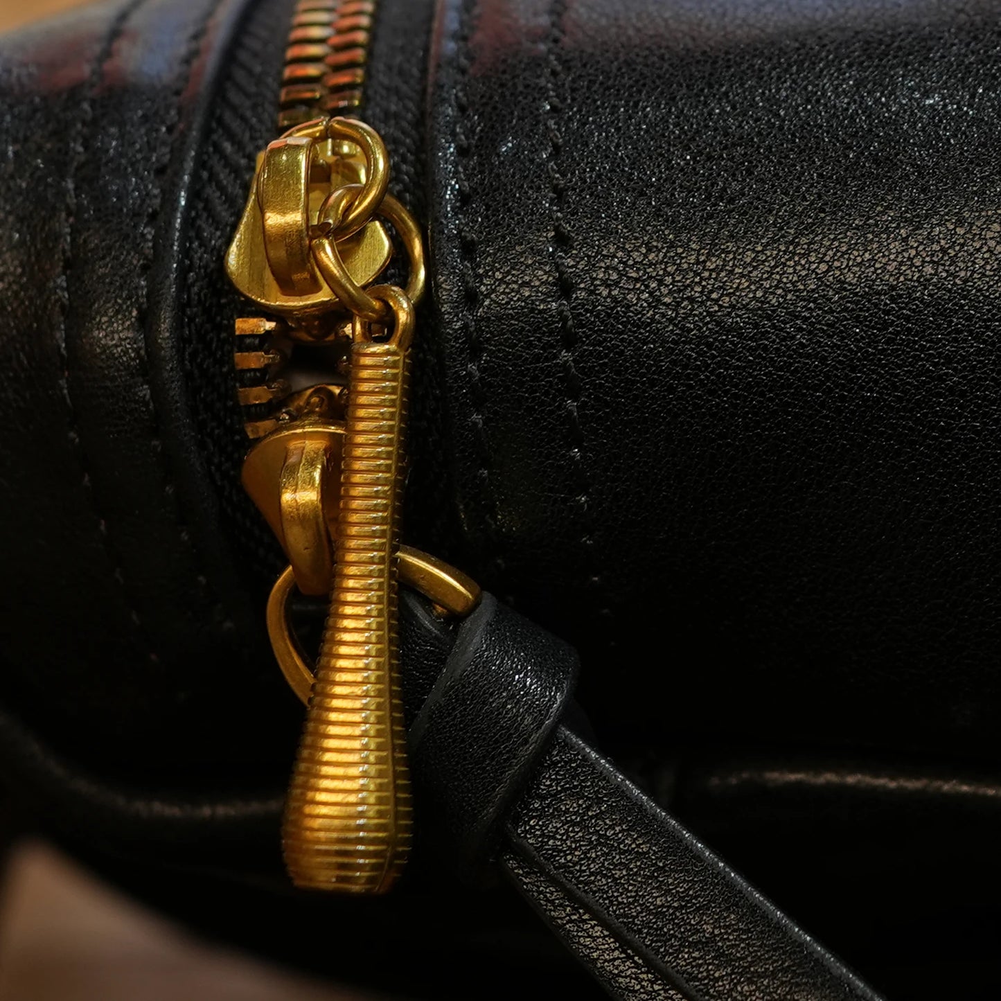 Fashion Waterproof Travel Backpack Womens High Capacity Casual Shoulder Bags Genuine Leather Notebook School Bag Totes Backpacks