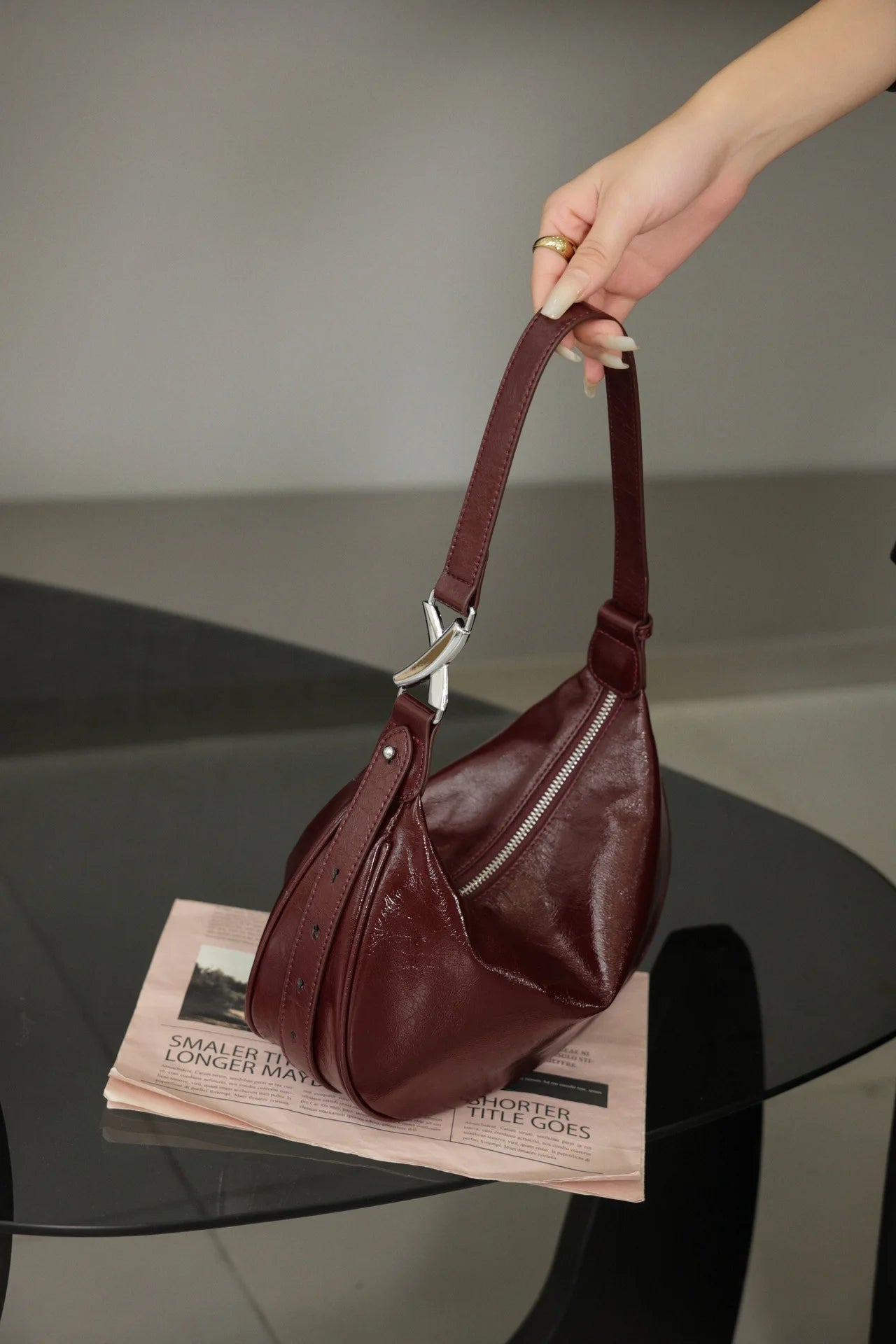 2025 New Fashion Genuine Leather Women Bag Korean Style Solid Color Buckle Shoulder Crossbody Oil Wax Pillow Bag