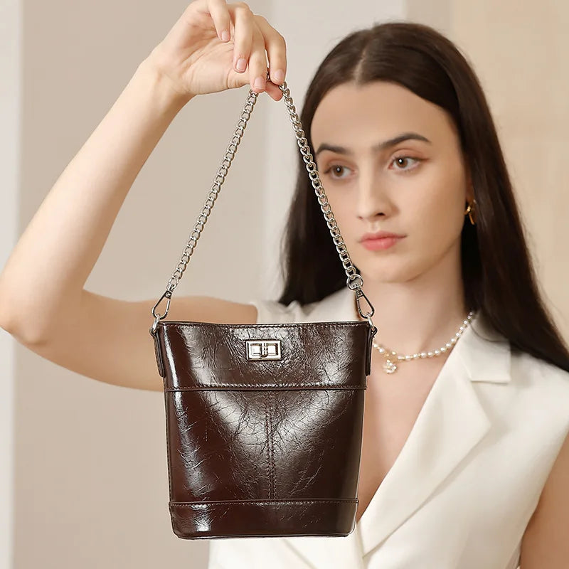 Oil Wax Genuine Leather Women Shoulder Bag 2025 New Small Luxury Handbag Simple Bucket Bag Phone Coin Purse 