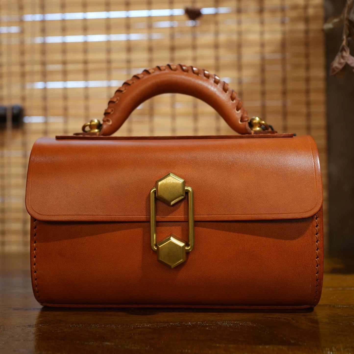 Cowhide Leather Crossbody Bag Women's Vintage Top-Handle Bags Genuine Leather Shoulder Bag Flap Versatile Purse for Commuting