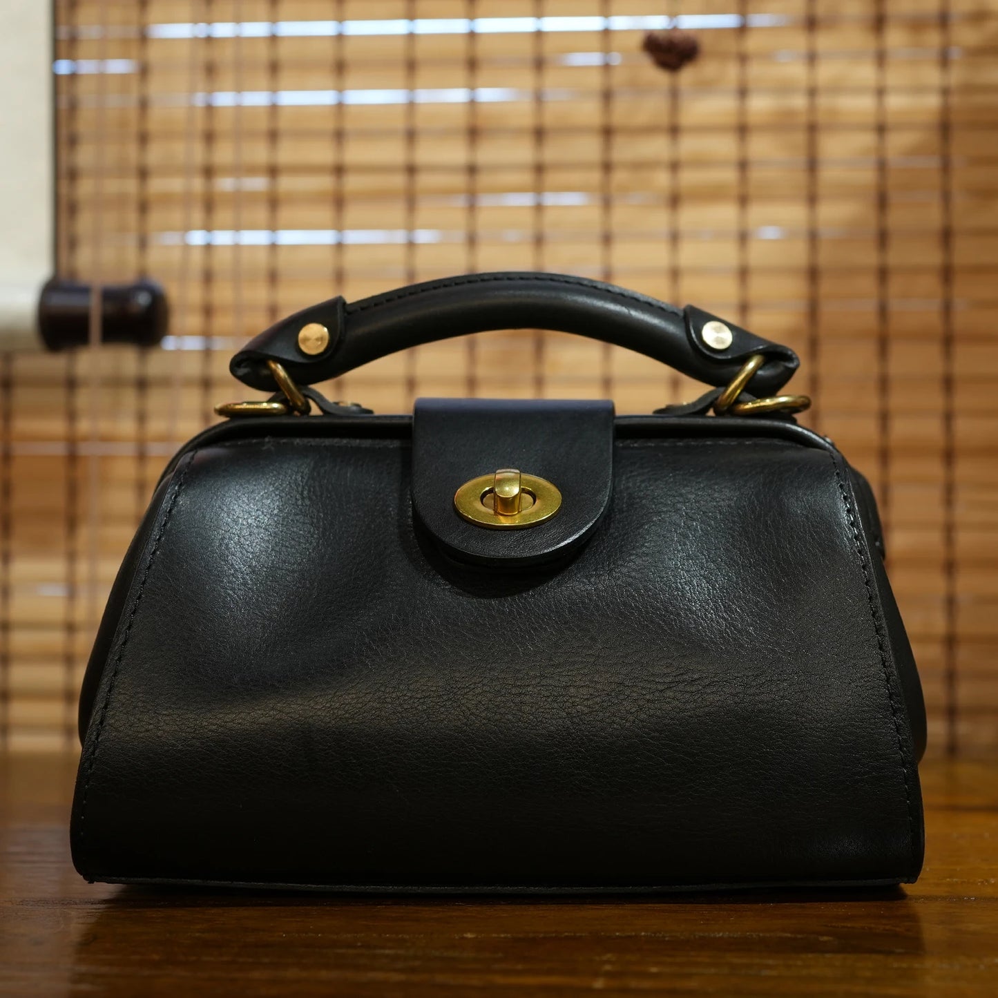 Women’s Genuine Leather Shoulder Bag Waterproof Messenger Bag Lady Minimalist Doctor Handbag Girls Crossbody Bag Female Bolsas