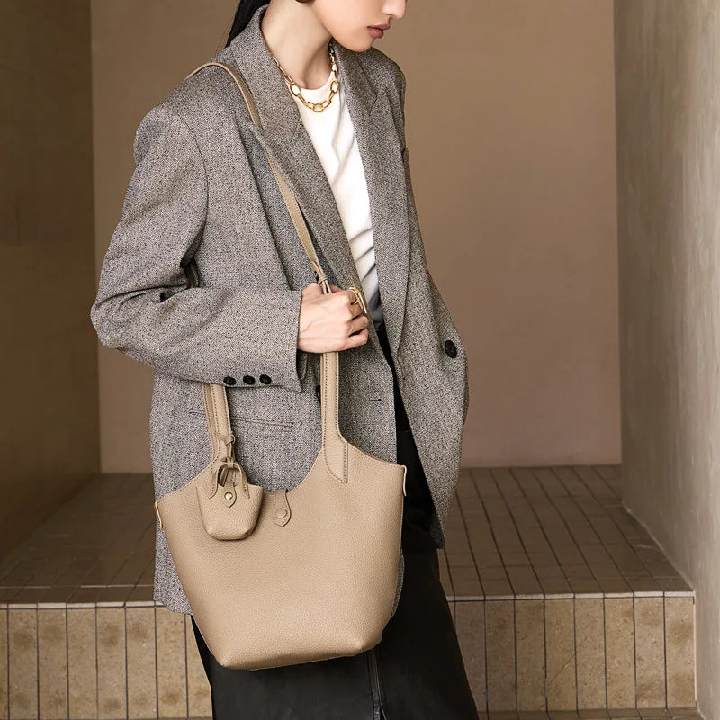 Luxury Niche Design Genuine Leather Tote Basket Bag Winter New Elegant Versatile Crossbody Bucket Bag for Women