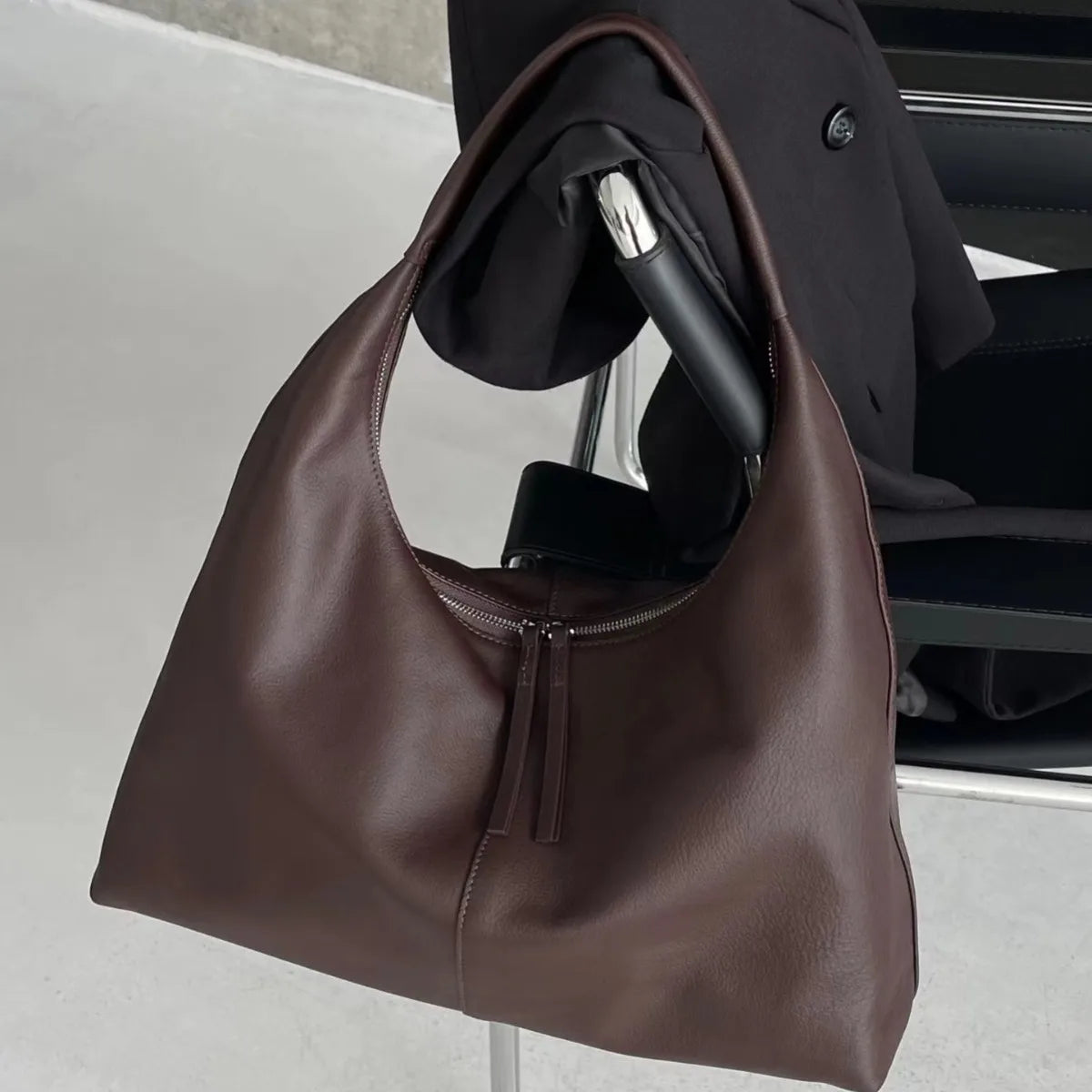 Minimalist 2025 Large Capacity Premium Leather Shoulder Bag Women Work Commuter Versatile Underarm Bag