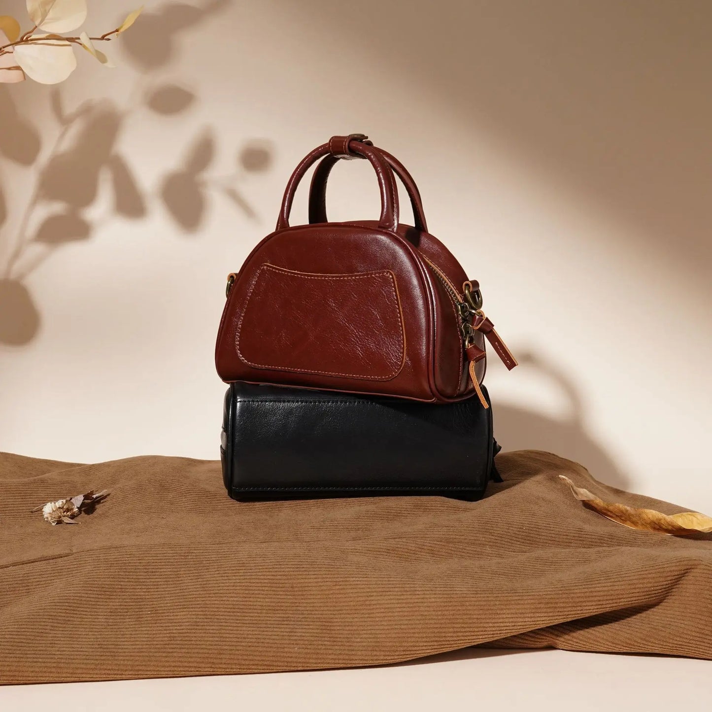 Genuine Leather 2025 New Retro Small Shoulder Crossbody Handbag Versatile Bowling Bag for Women