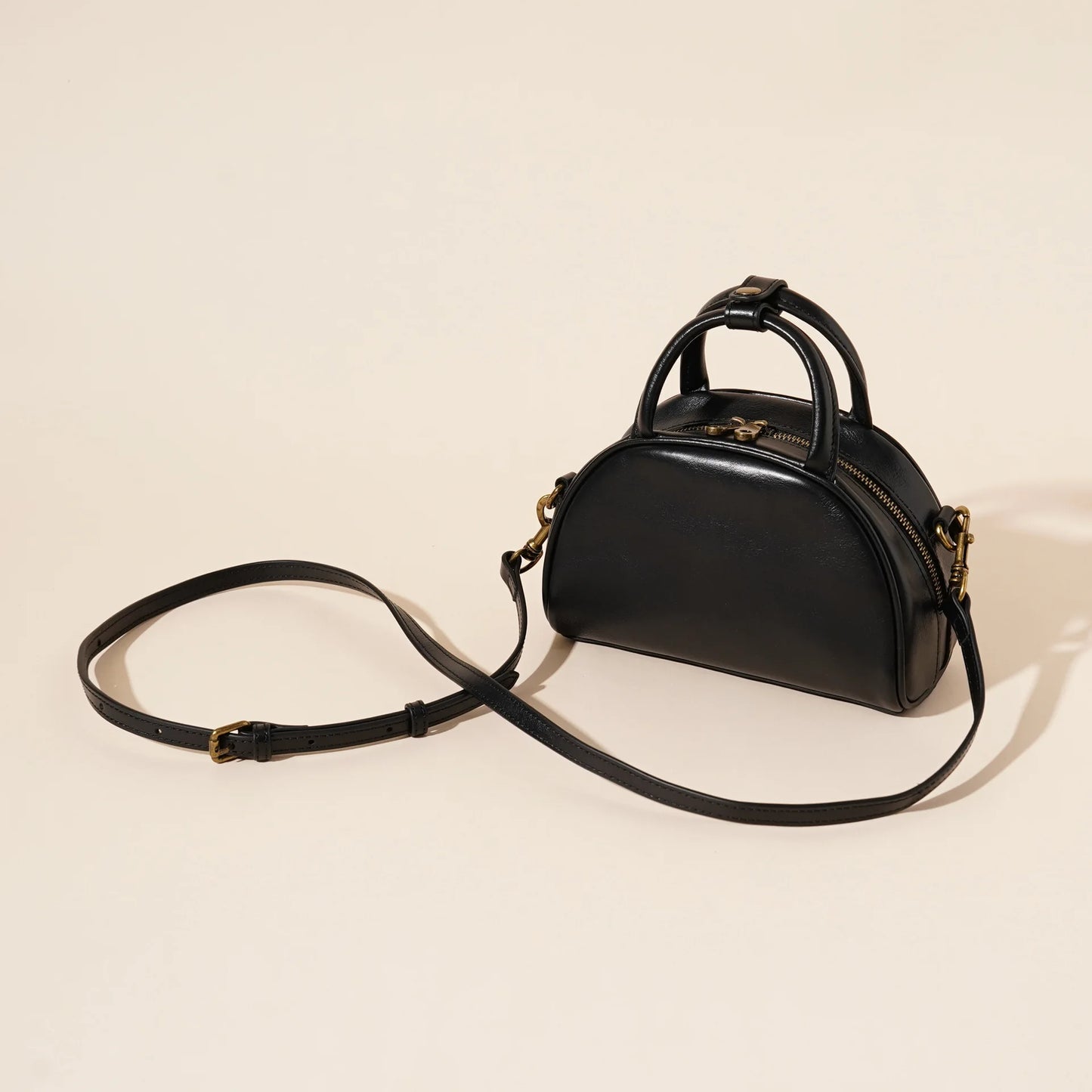 Genuine Leather 2025 New Retro Small Shoulder Crossbody Handbag Versatile Bowling Bag for Women