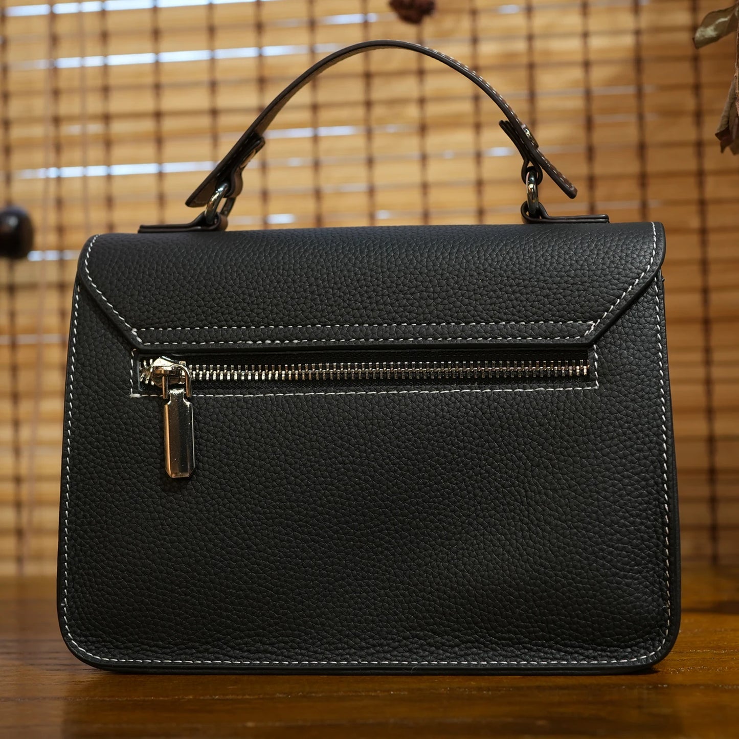 Genuine Leather Women Luxury Bag Large Capacity Casual Crossbody Bag Postman Handbags Lady Cowhide Fashion Commuting Handbag