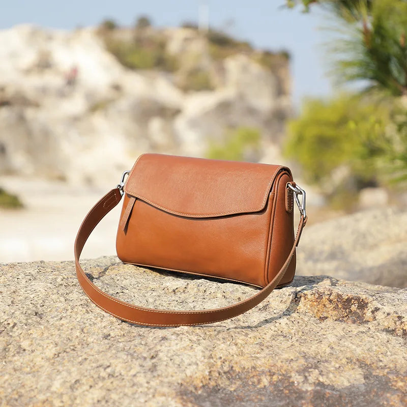 Women Leather Shoulder Bag 2025 New Autumn Winter Large Capacity Crossbody Handbag Elegant Versatile Pillow Bag