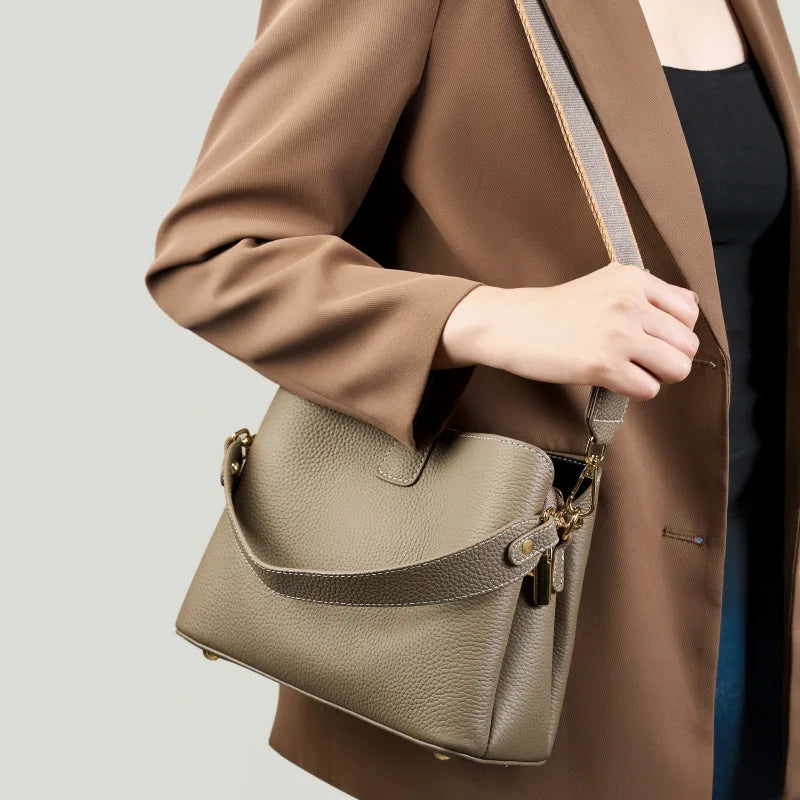 Beuteltasche aus echtem Leder, Modell 2025, großes Fassungsvermögen, schlicht und vielseitig, Schulter- und Umhängetasche 