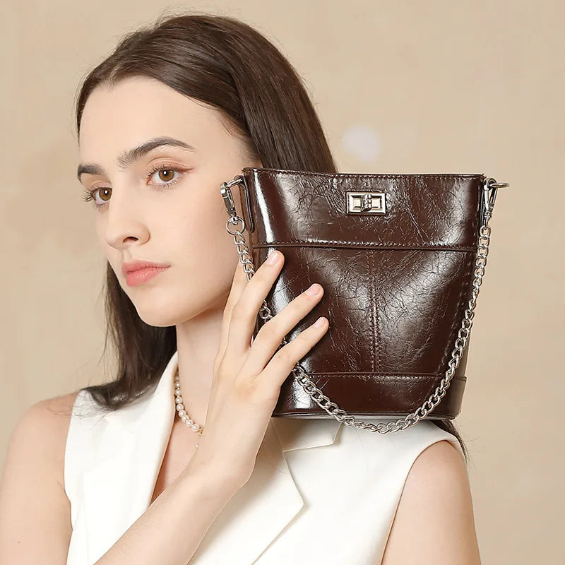 Oil Wax Genuine Leather Women Shoulder Bag 2025 New Small Luxury Handbag Simple Bucket Bag Phone Coin Purse 