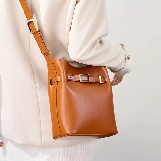 Vintage Genuine Leather Women's Shoulder Bag Elegant Bucket Bag First Layer Cowhide Crossbody Shoulder Bag