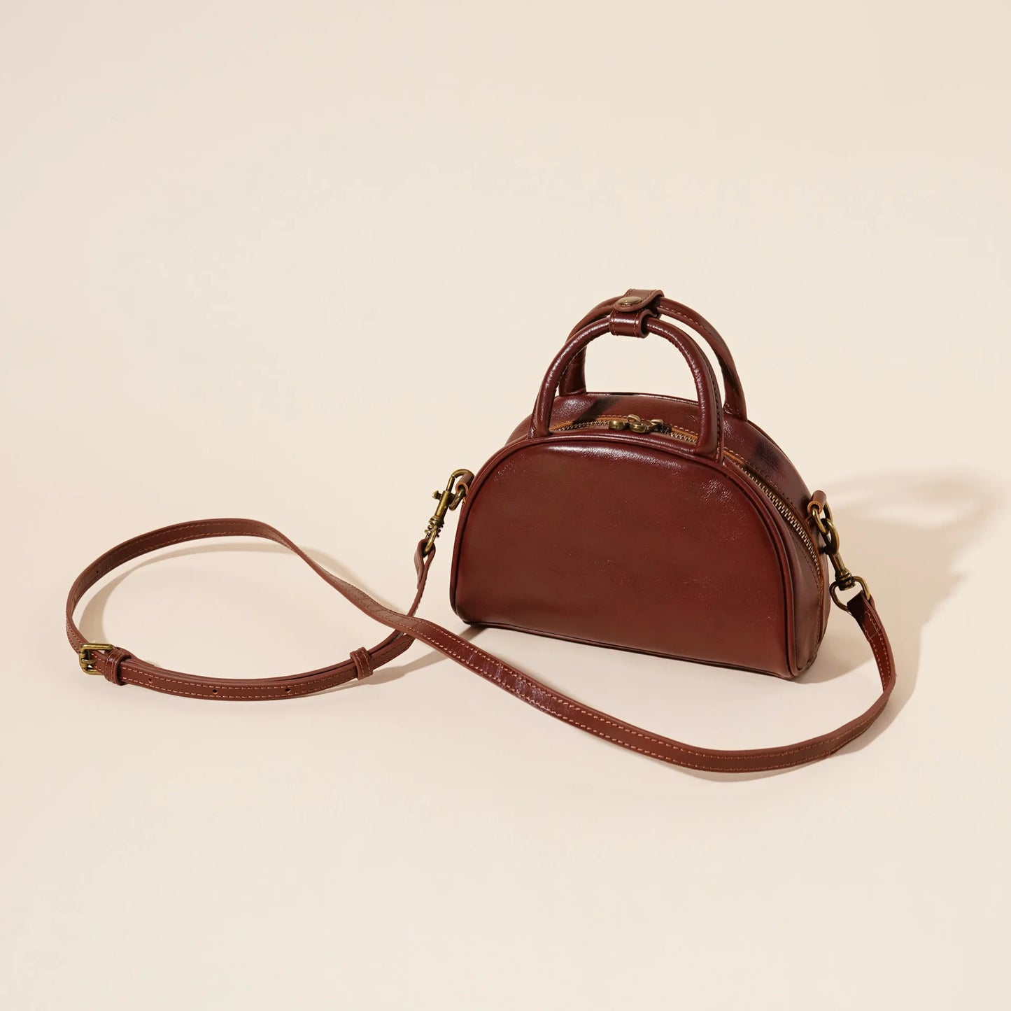 Genuine Leather 2025 New Retro Small Shoulder Crossbody Handbag Versatile Bowling Bag for Women