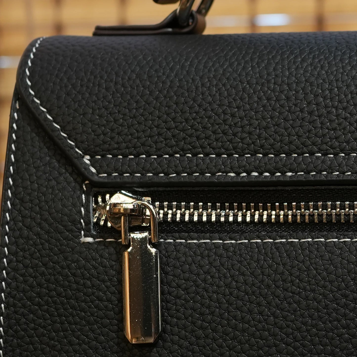 Genuine Leather Women Luxury Bag Large Capacity Casual Crossbody Bag Postman Handbags Lady Cowhide Fashion Commuting Handbag