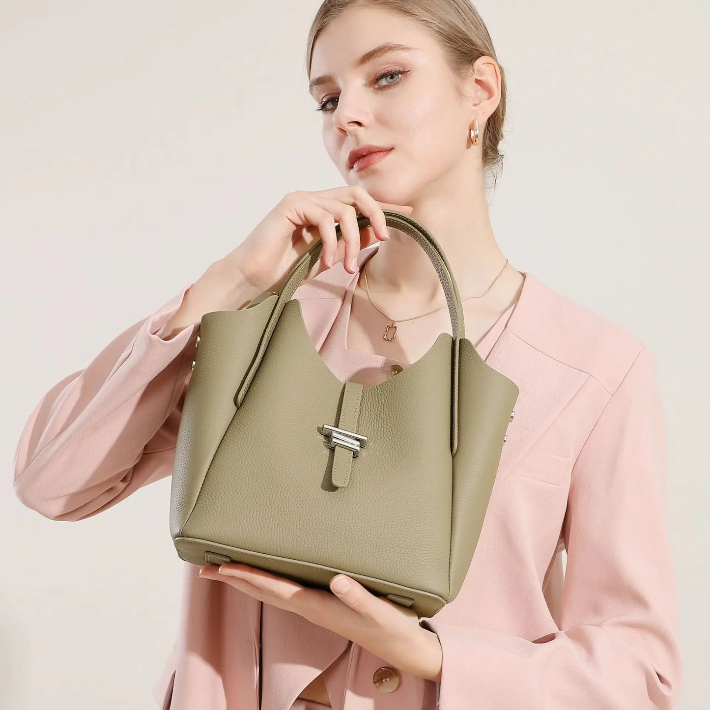 2025 Autumn Winter Genuine Leather Women Handbag Daily Commuter Tote Fashion Crossbody Bucket Bag